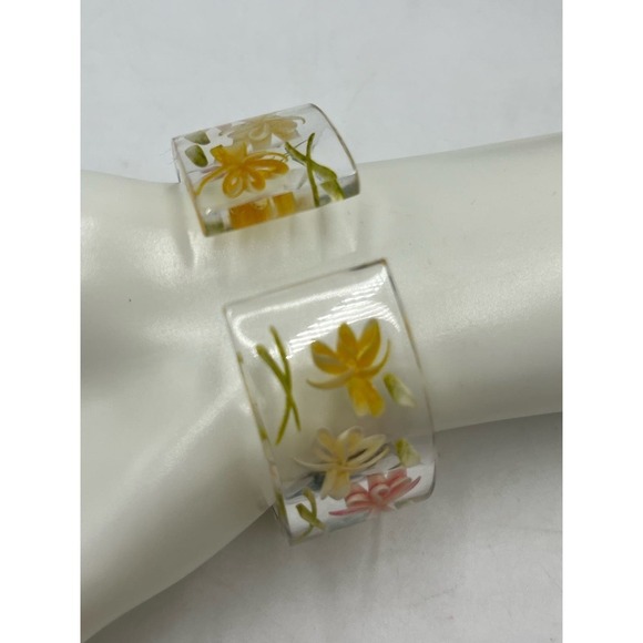 Joan Rivers Vintage Translucent Lucite Floral Wristband Watch - Picture 6 of 16